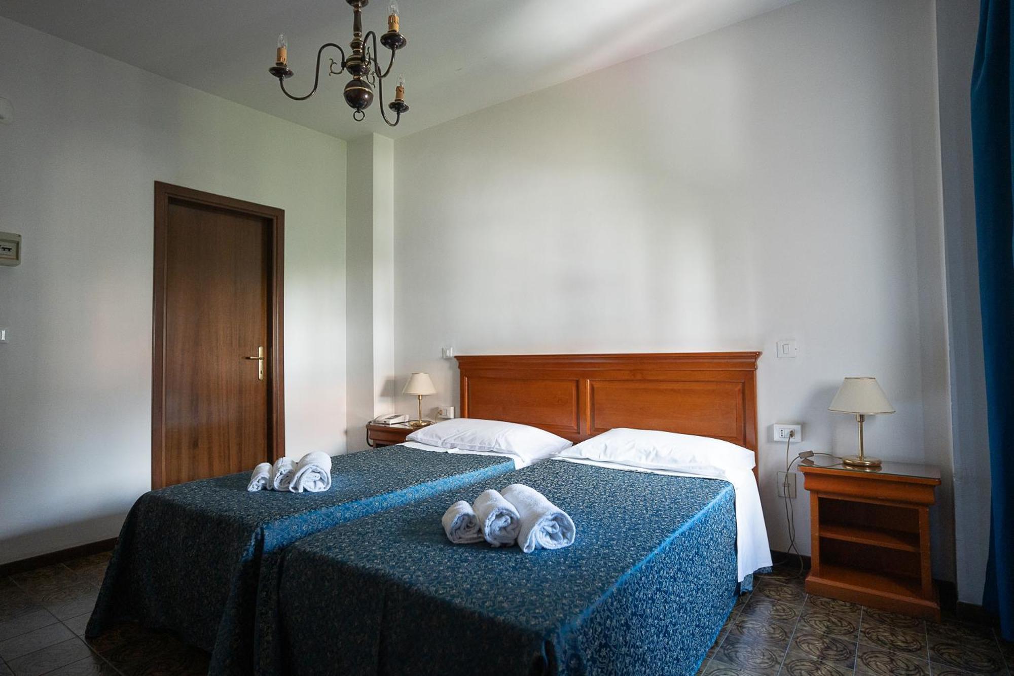 Hotel Napoleon Pontremoli Exterior photo