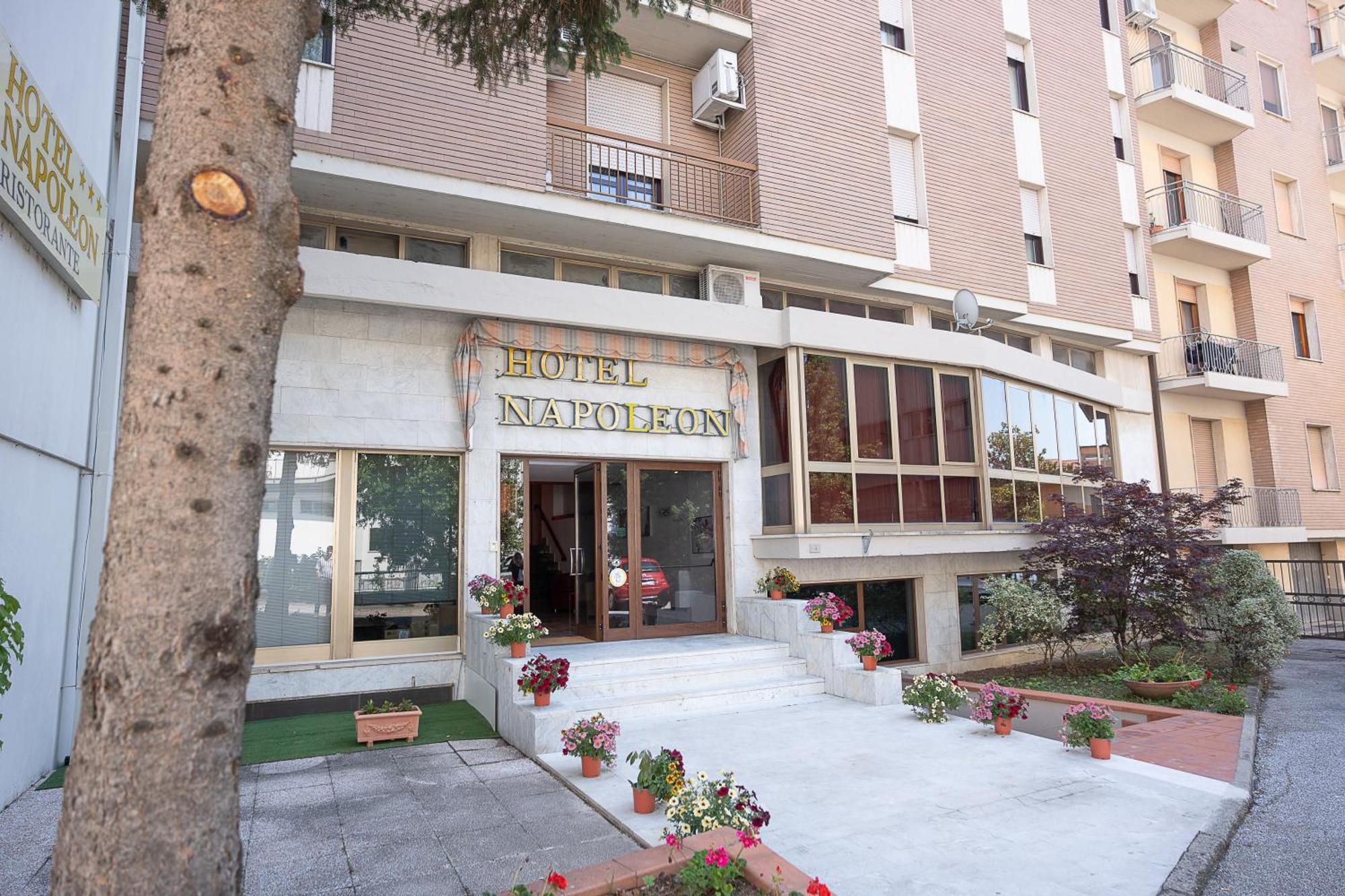 Hotel Napoleon Pontremoli Exterior photo